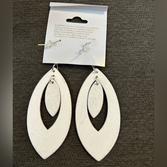 NWT multicolor wooden dangling earrings red - Picture 4 of 4